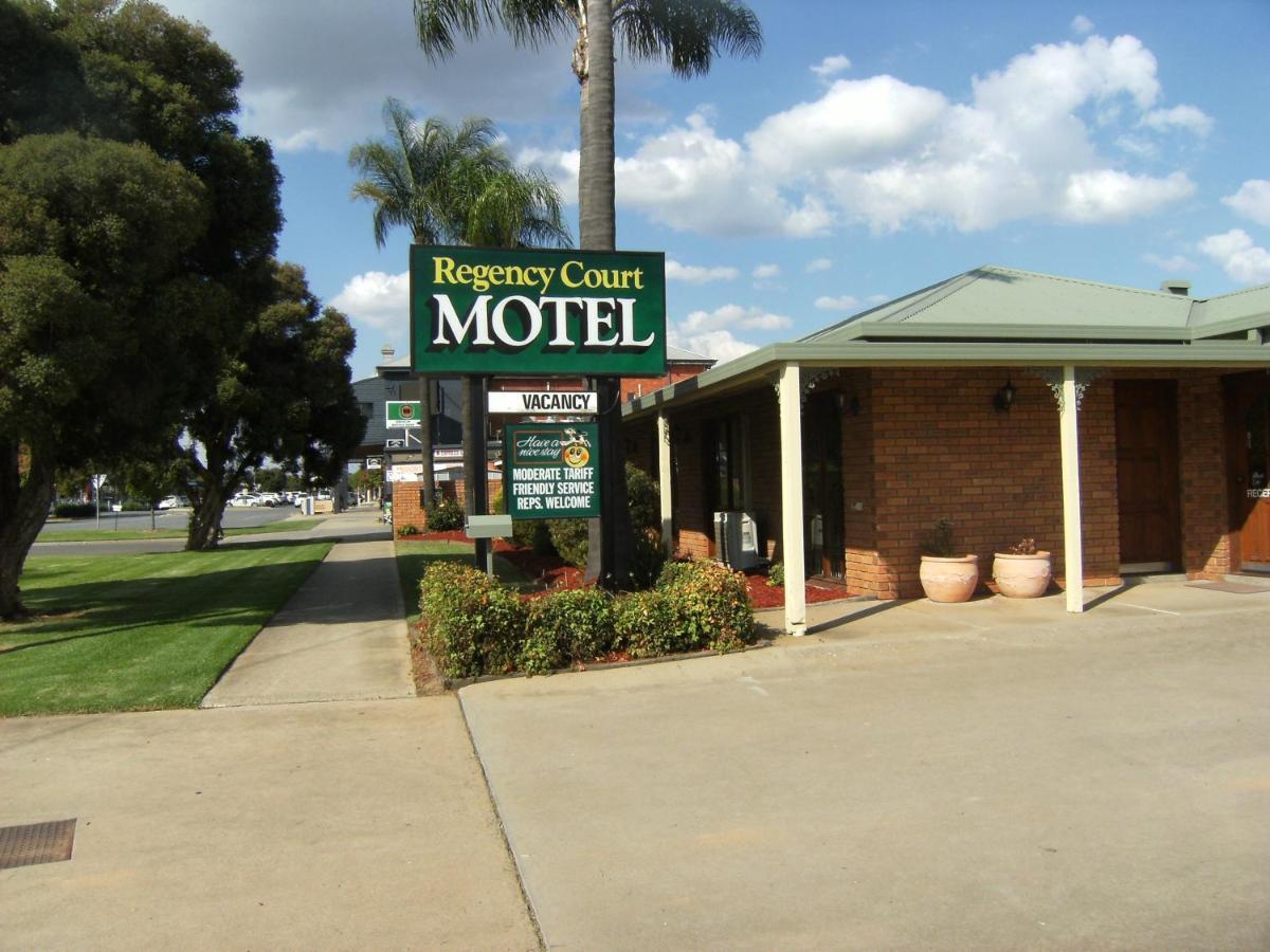 קובראם Regency Court Motel מראה חיצוני תמונה