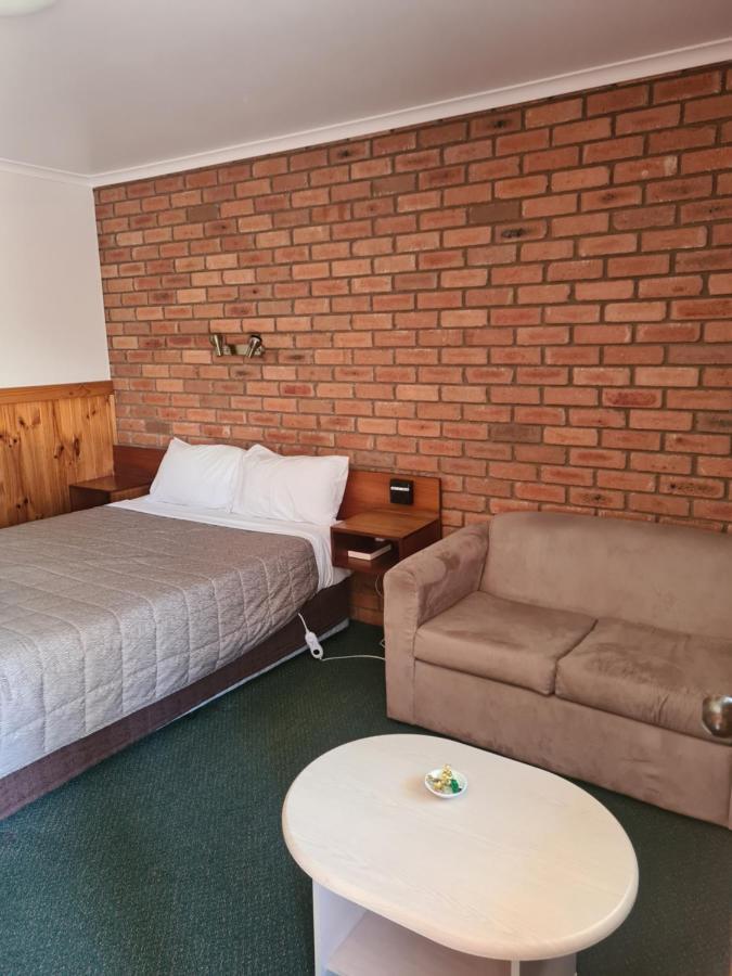 קובראם Regency Court Motel מראה חיצוני תמונה