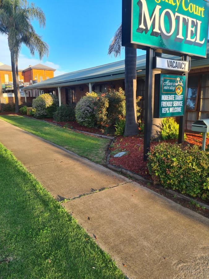 קובראם Regency Court Motel מראה חיצוני תמונה