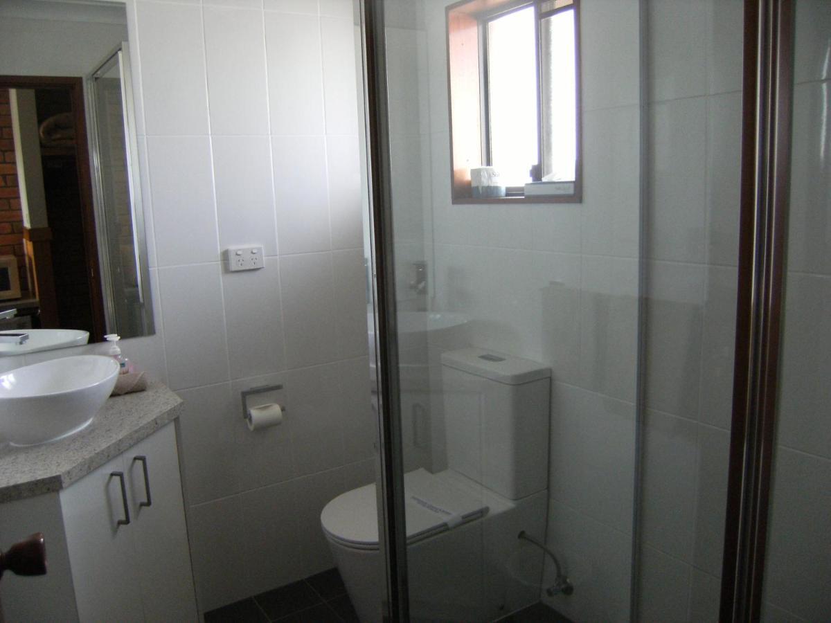 קובראם Regency Court Motel מראה חיצוני תמונה